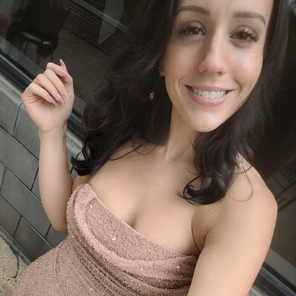 Meet your Posher, Alyson - Picture 1 of 1